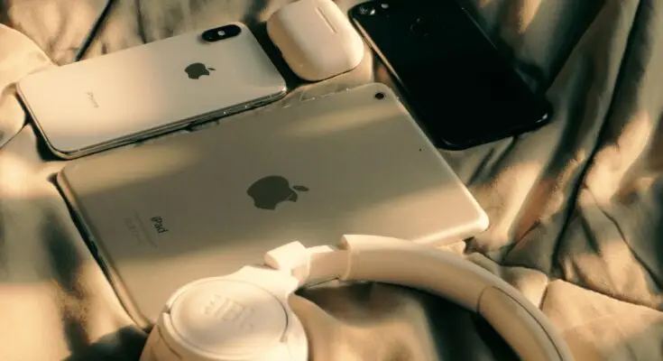 Best Wireless Charging Pads for iPhone 2025: A Complete Buyer’s Guide